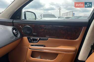 Седан Jaguar XJ 2017 в 