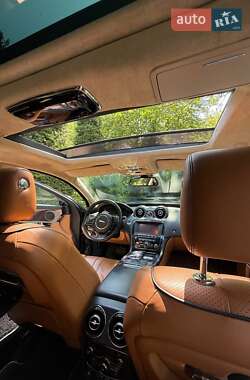 Седан Jaguar XJ 2010 в 