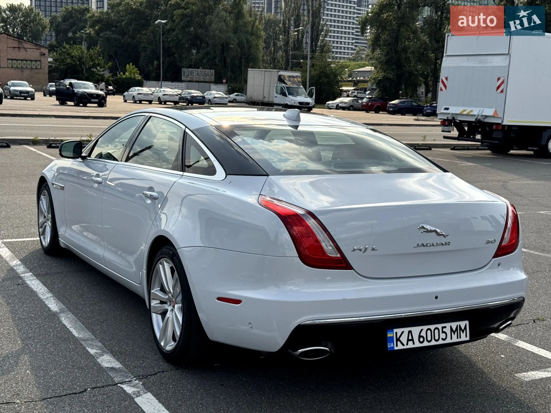 2017 Jaguar XJ - мініатюра 4