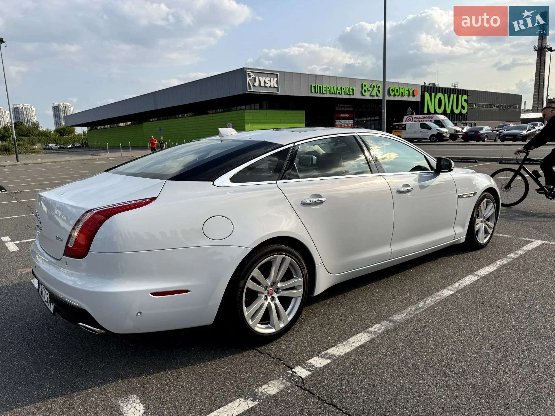2017 Jaguar XJ - мініатюра 6