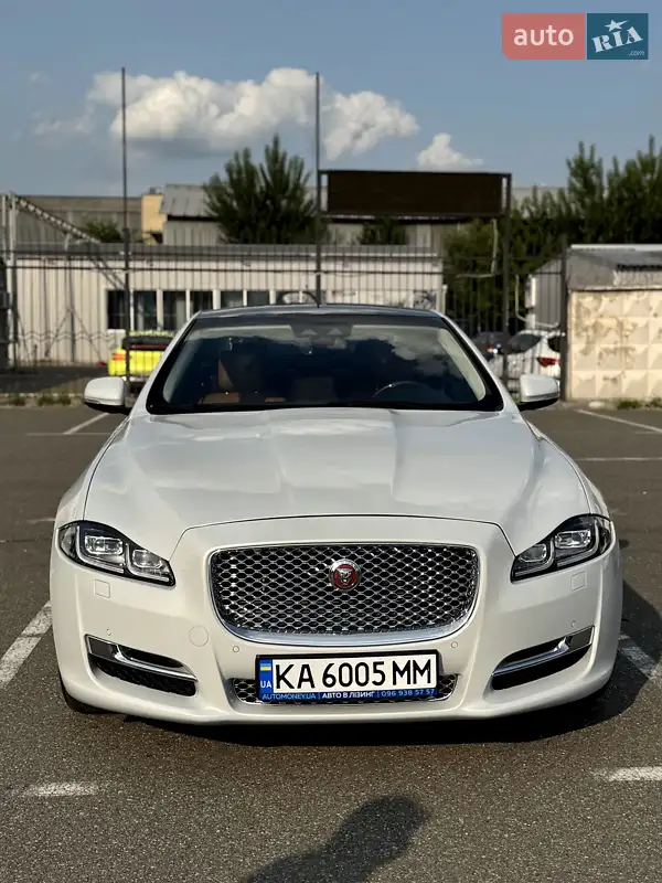 Jaguar XJ