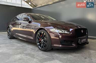 Седан Jaguar XJ 2016 в 