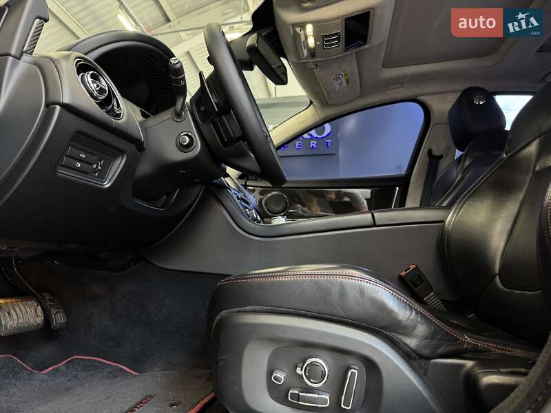 Седан Jaguar XJ 2016 в Киеве