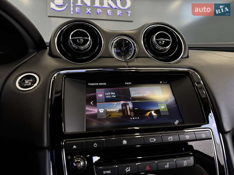 Седан Jaguar XJ 2016 в Киеве