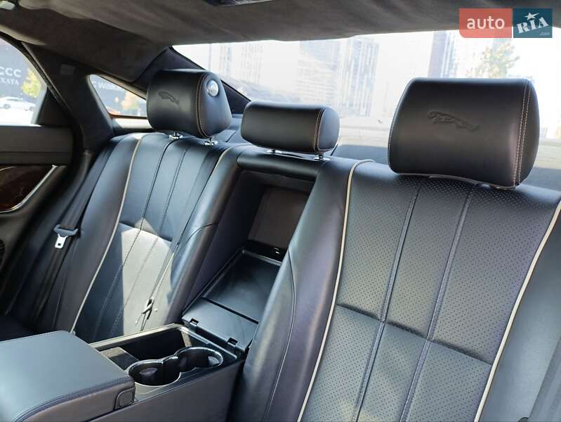 Седан Jaguar XJ 2013 в Киеве фото 13 Седан Jaguar XJ 2013 в Киеве