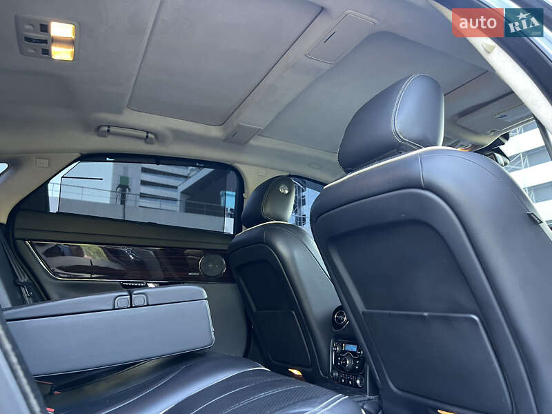 Седан Jaguar XJ 2013 в Києві