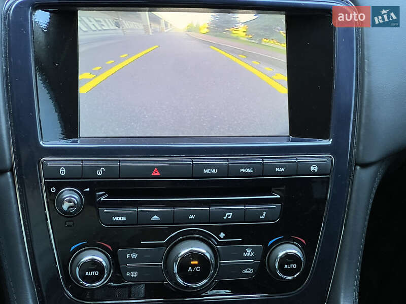 Седан Jaguar XJ 2013 в Києві