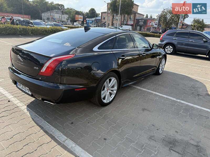 Седан Jaguar XJ 2015 в Житомирі