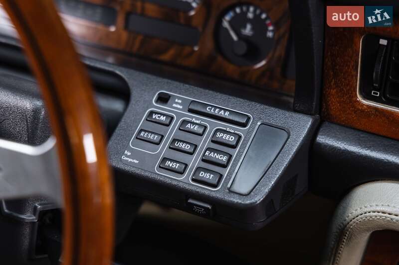 Седан Jaguar XJ 1993 в Луцьку