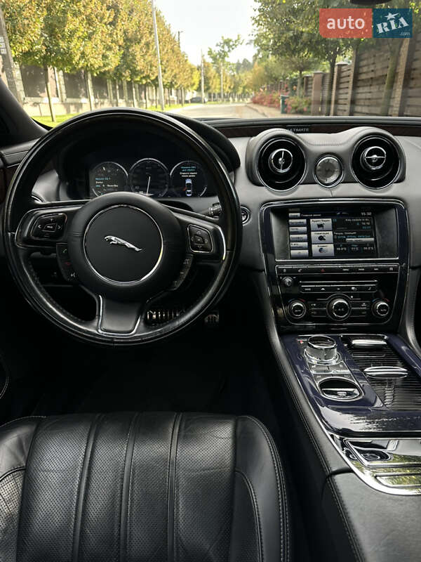 Седан Jaguar XJ 2013 в Києві