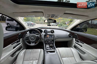 Седан Jaguar XJ 2015 в  фото 3 Седан Jaguar XJ 2015 в