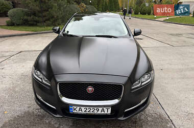 Седан Jaguar XJ 2015 в  фото 6 Седан Jaguar XJ 2015 в