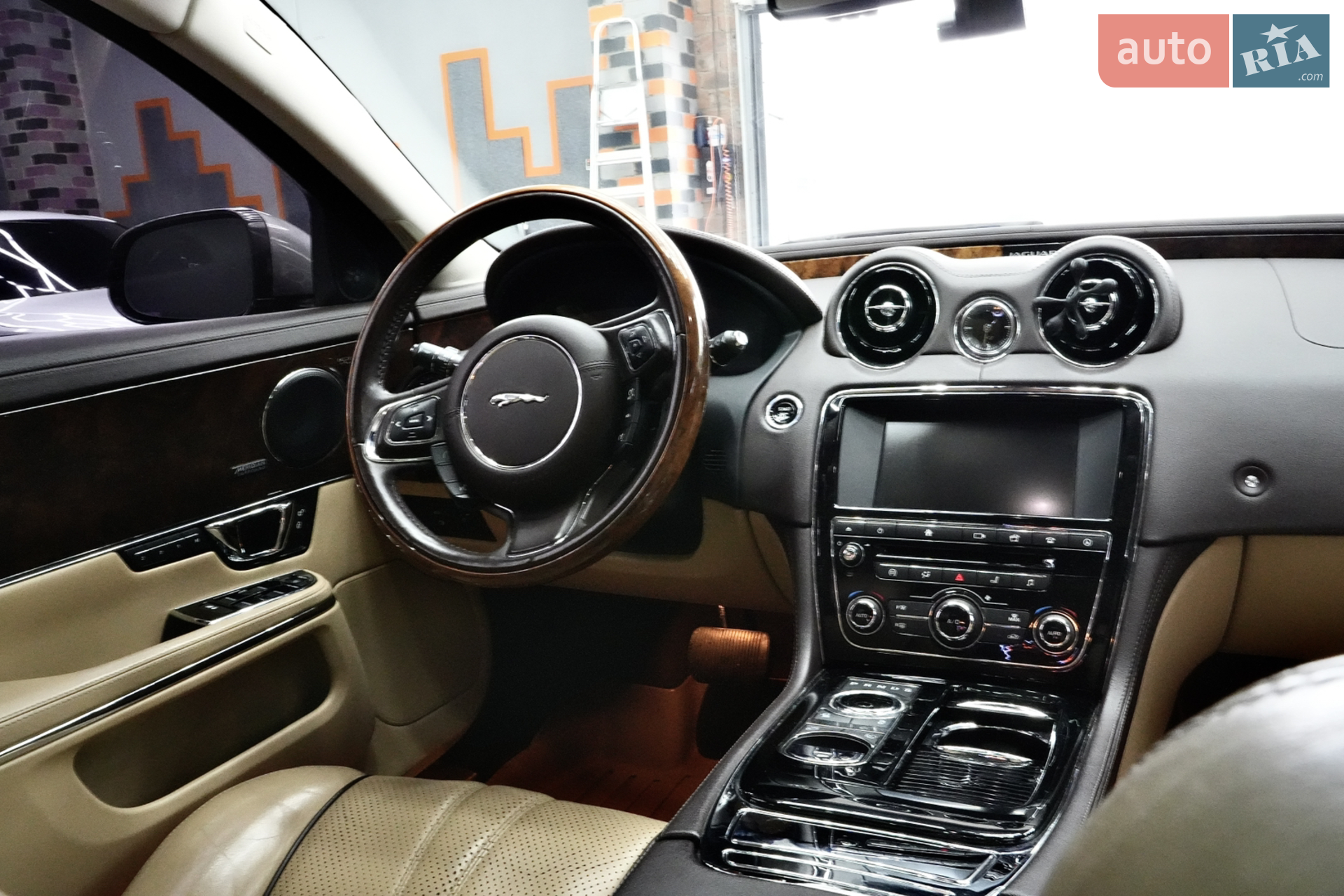 2017 Jaguar XJ - мініатюра 7