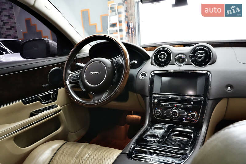 Седан Jaguar XJ 2017 в Житомире