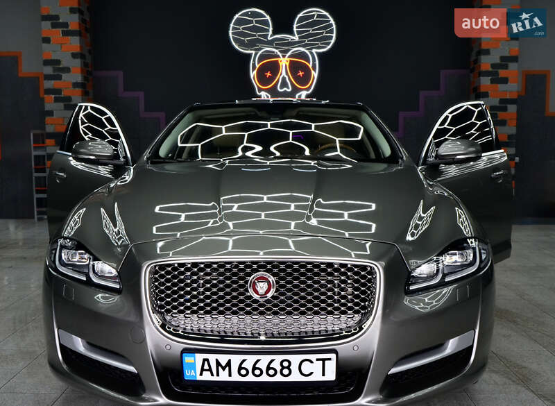 Седан Jaguar XJ 2017 в Житомире