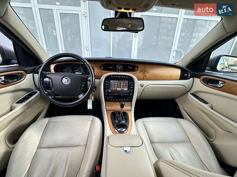 Седан Jaguar XJ 2008 в Києві