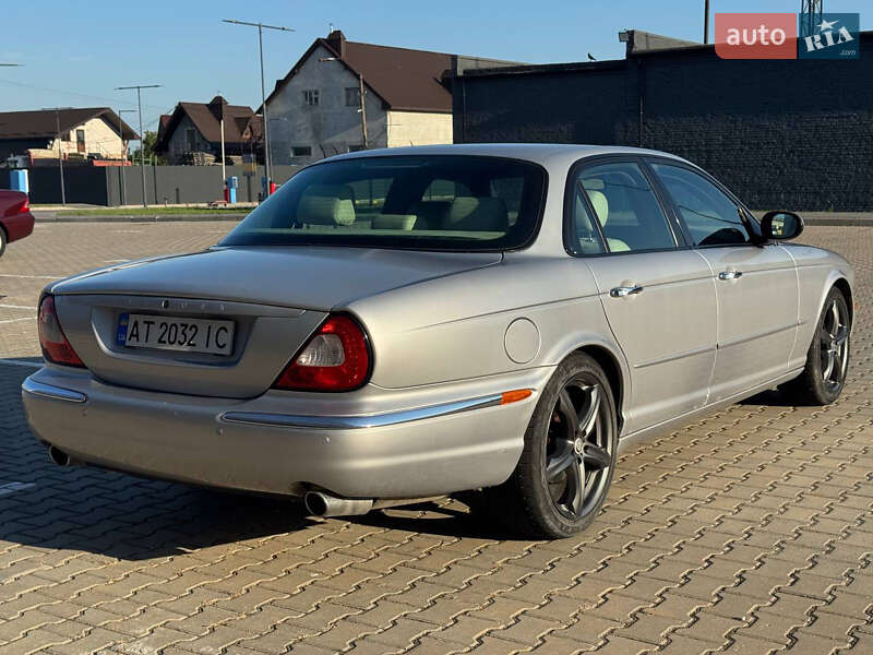 Седан Jaguar XJ 2003 в Ивано-Франковске