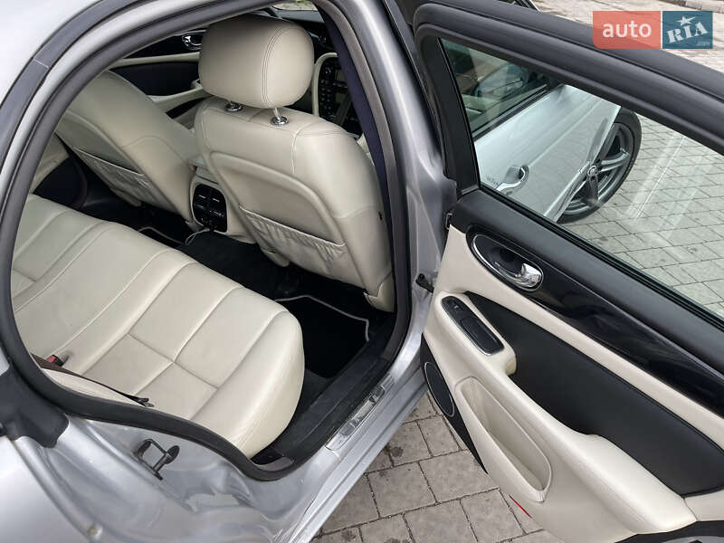 Седан Jaguar XJ 2003 в Ивано-Франковске