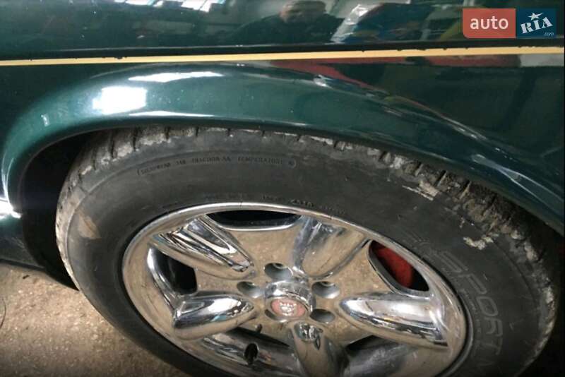 Седан Jaguar XJ 2000 в Киеве