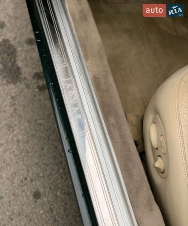 Седан Jaguar XJ 2000 в Киеве