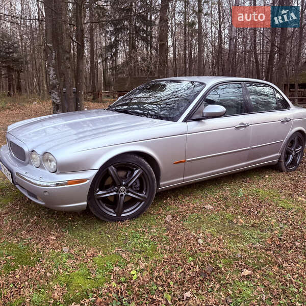 Седан Jaguar XJ 2003 в Ивано-Франковске