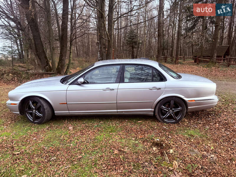 Седан Jaguar XJ 2003 в Ивано-Франковске