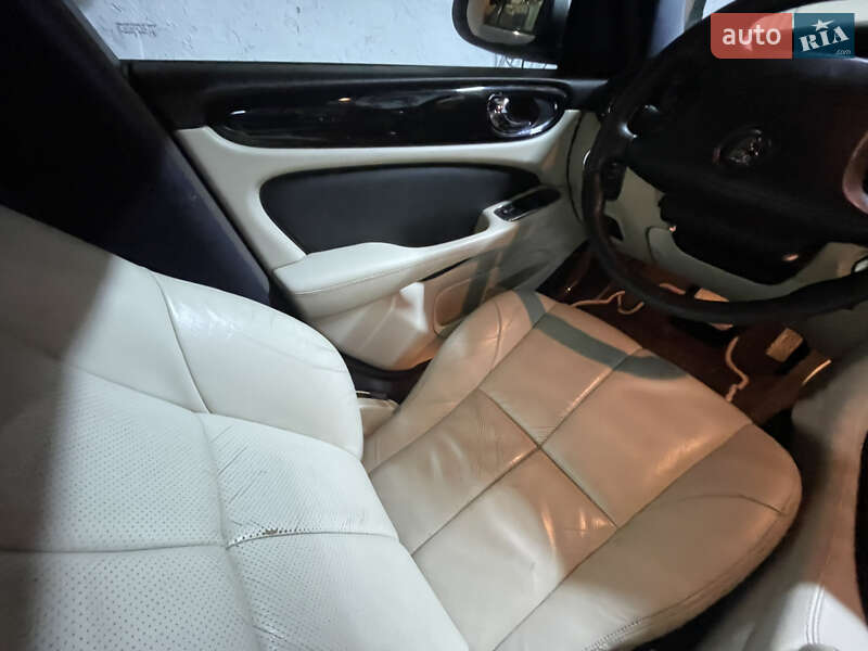 Седан Jaguar XJ 2003 в Ивано-Франковске