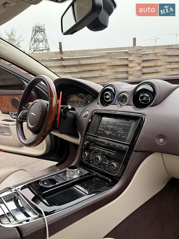 Седан Jaguar XJ 2014 в Києві