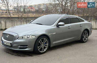 Седан Jaguar XJ 2011 в Львове