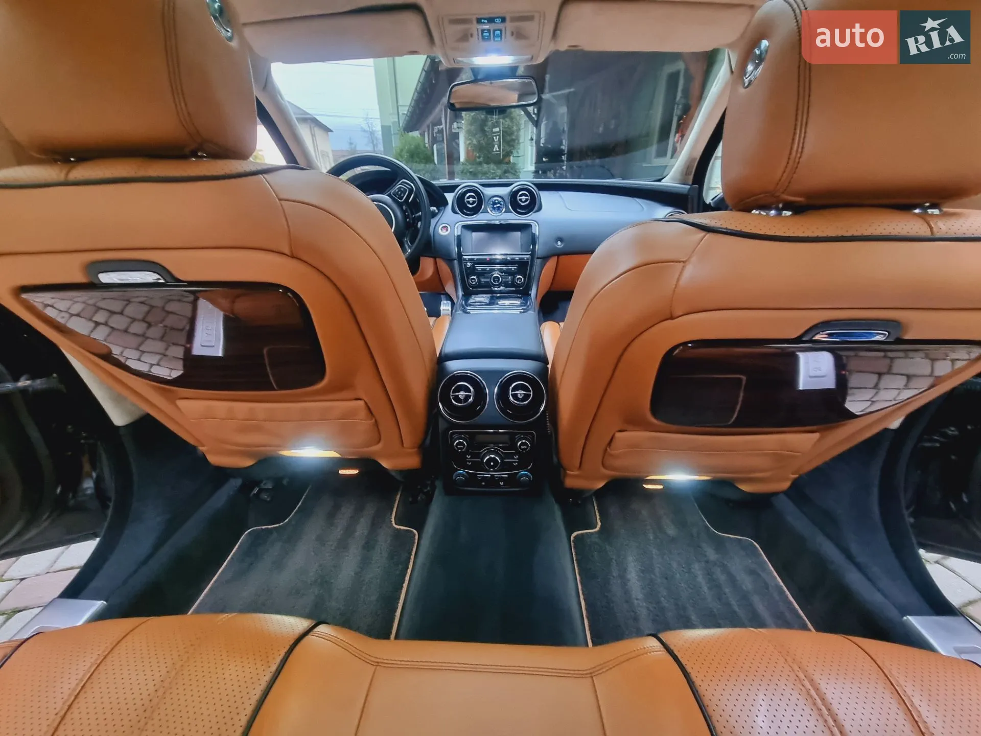 2010 Jaguar XJ - мініатюра 44