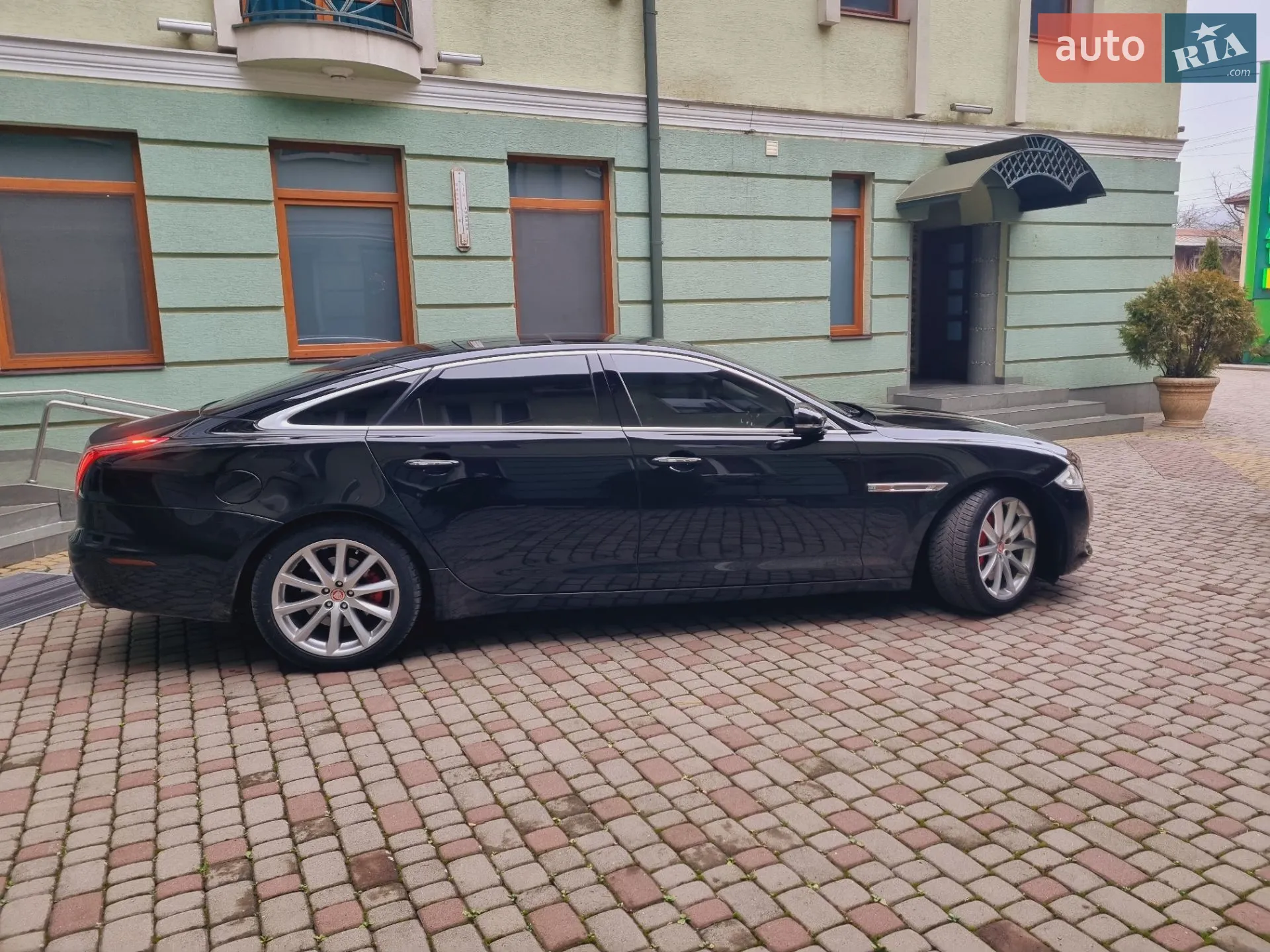 2010 Jaguar XJ - мініатюра 12