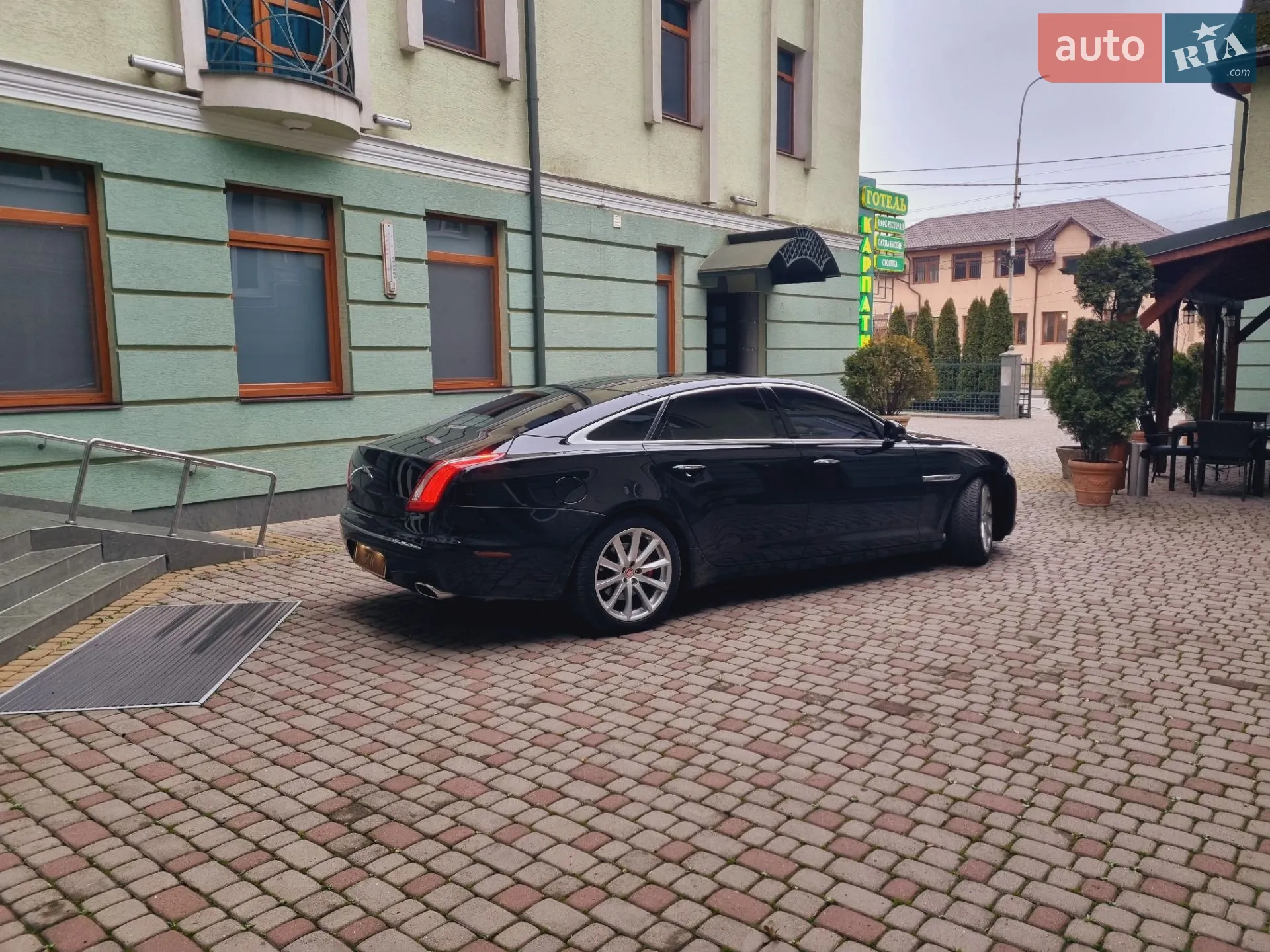 2010 Jaguar XJ - мініатюра 13