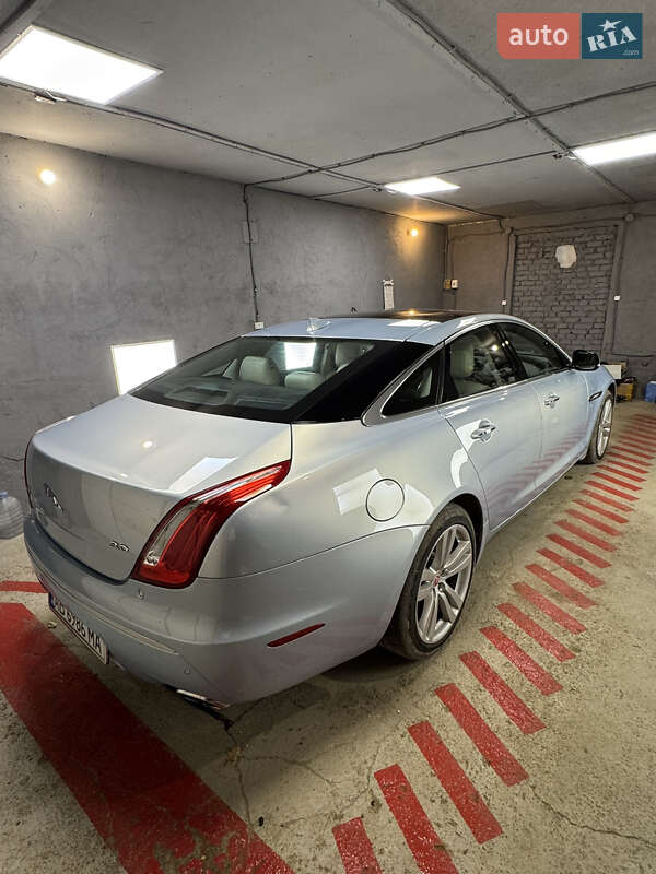 Седан Jaguar XJ 2014 в Шаргороді