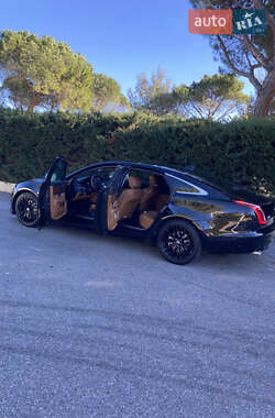 Седан Jaguar XJ 2016 в Львові