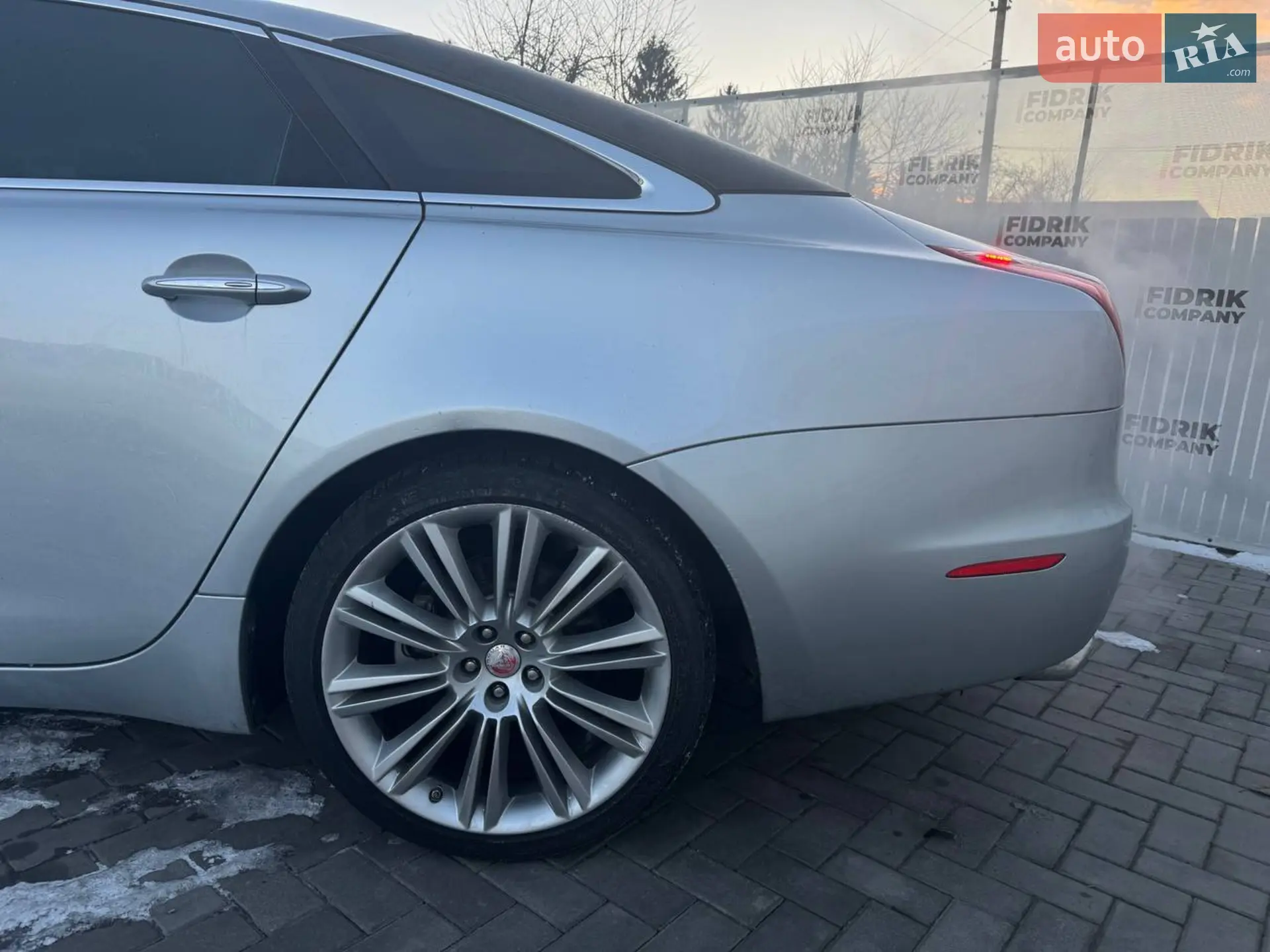 2015 Jaguar XJ - мініатюра 6