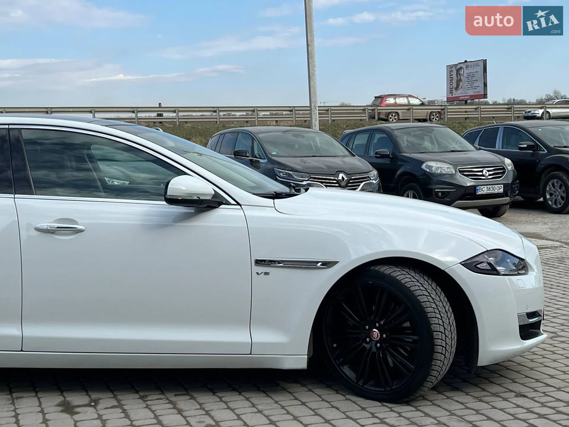 2017 Jaguar XJ - мініатюра 10