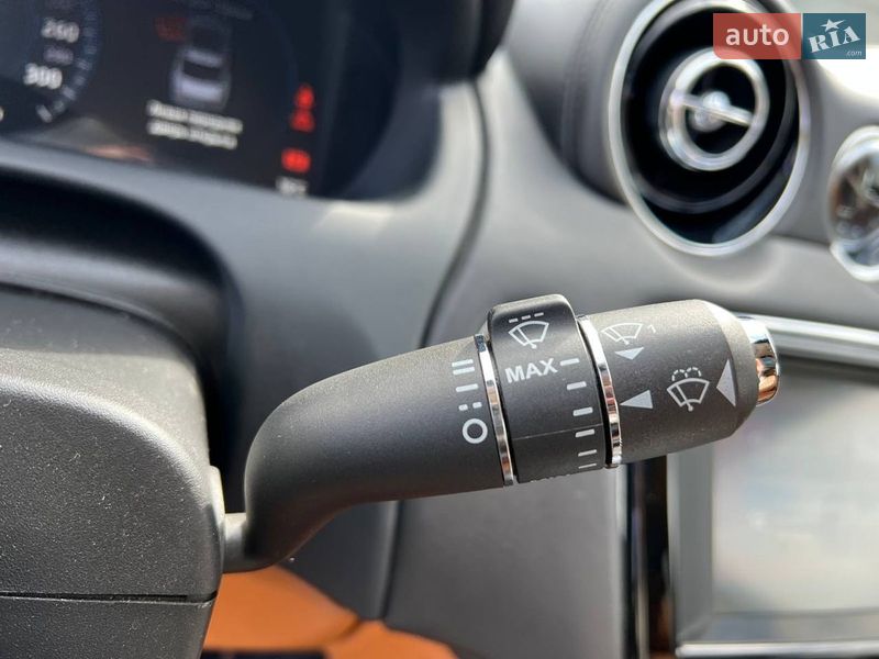 Седан Jaguar XJ 2017 в Львове