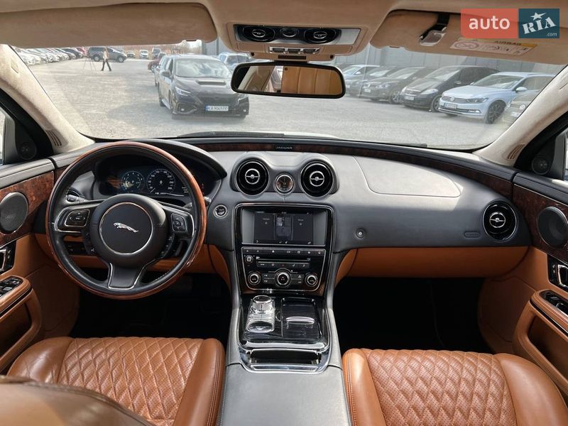 Седан Jaguar XJ 2017 в Львове