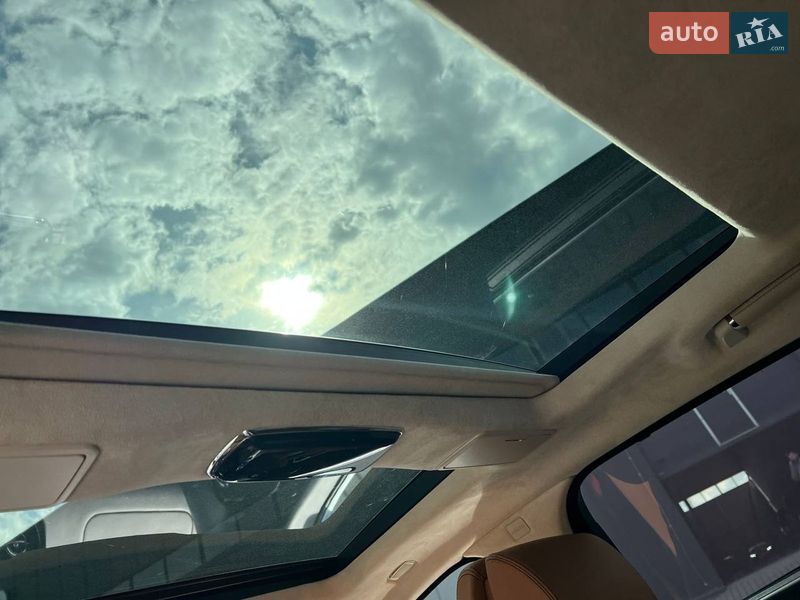 Седан Jaguar XJ 2017 в Львове