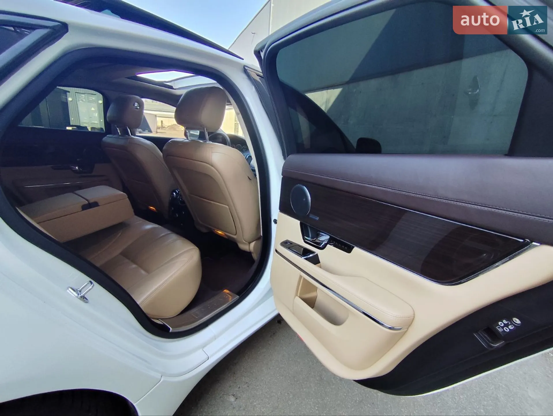 2013 Jaguar XJ - мініатюра 21
