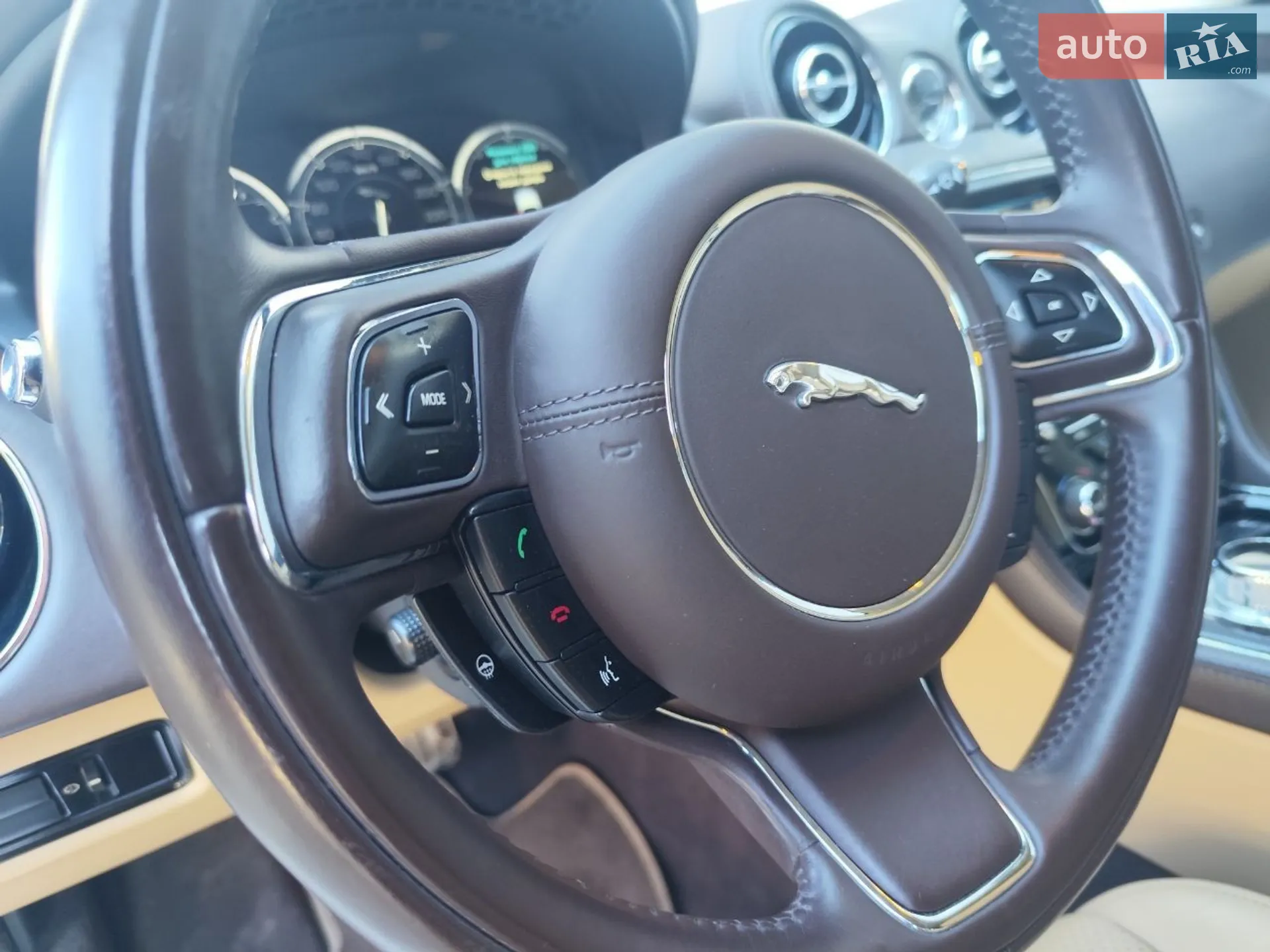2013 Jaguar XJ - мініатюра 25