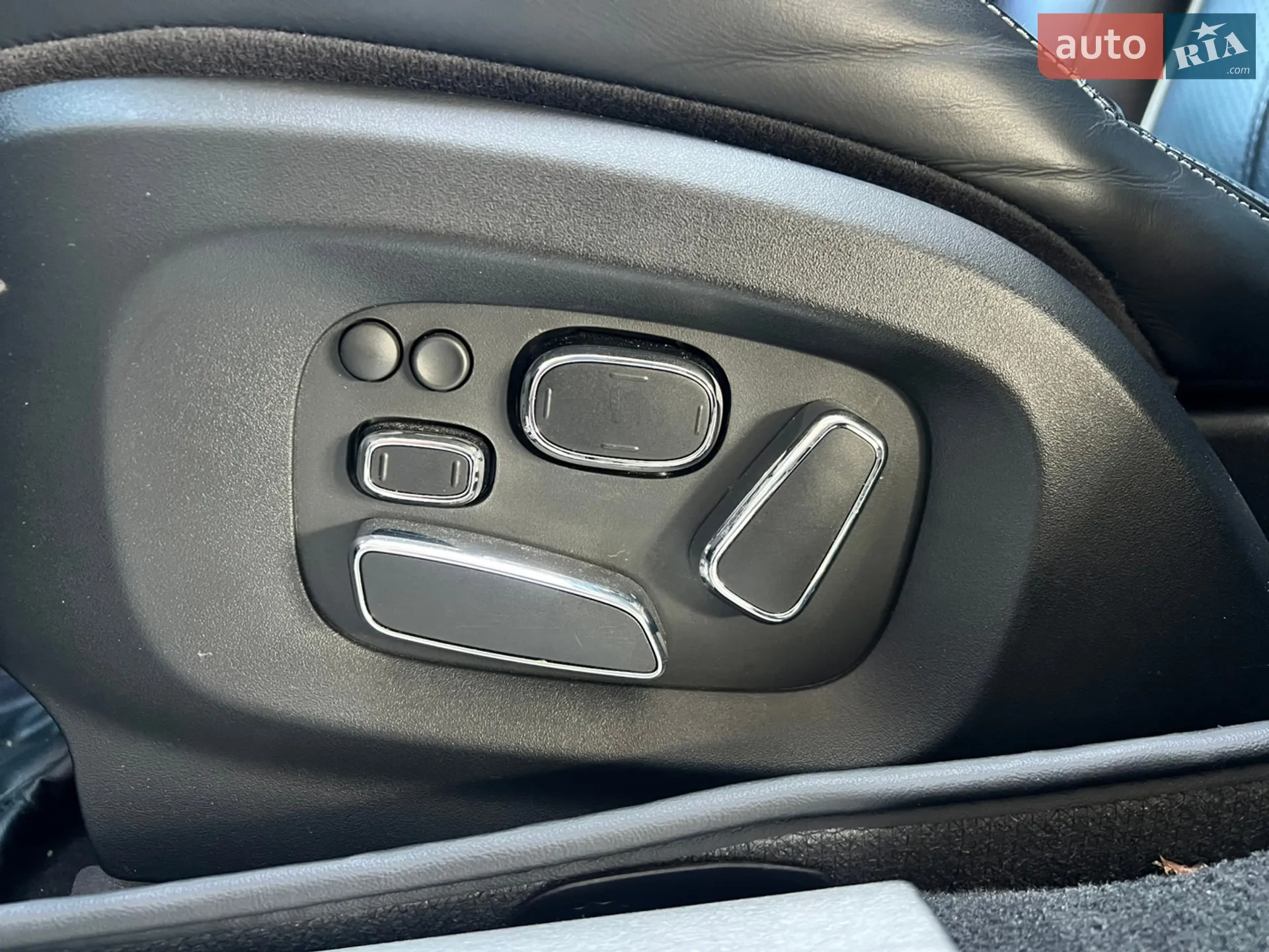 2013 Jaguar XJ - мініатюра 31