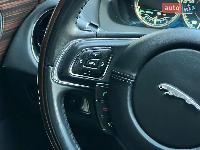 Седан Jaguar XJ 2013 в Києві