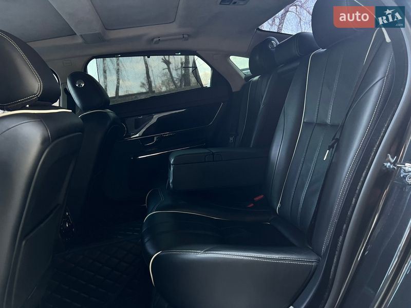 Седан Jaguar XJ 2013 в Києві