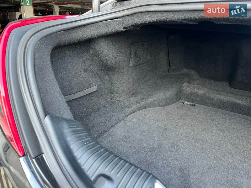 Седан Jaguar XJ 2013 в Києві