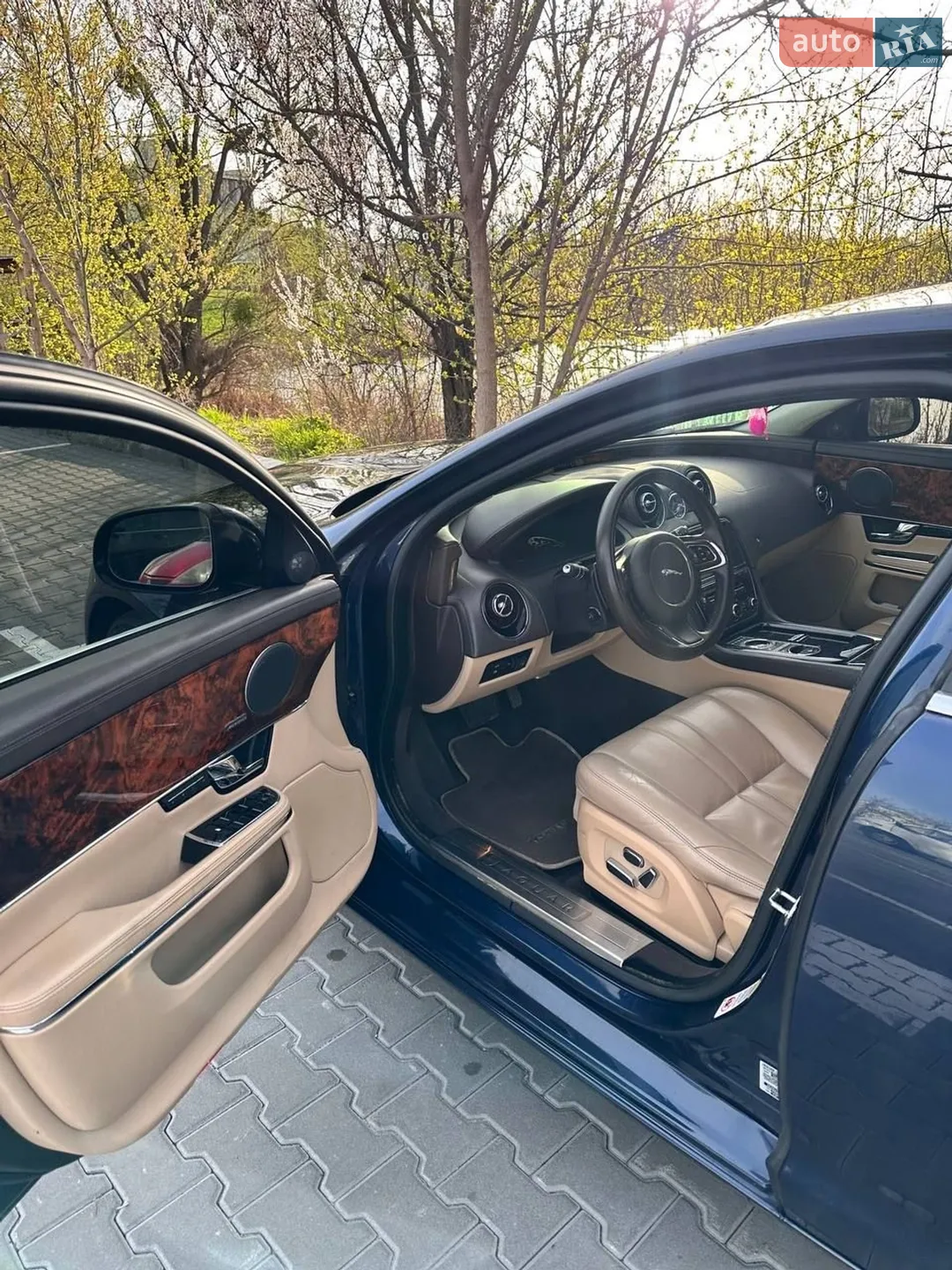 2013 Jaguar XJ - мініатюра 11