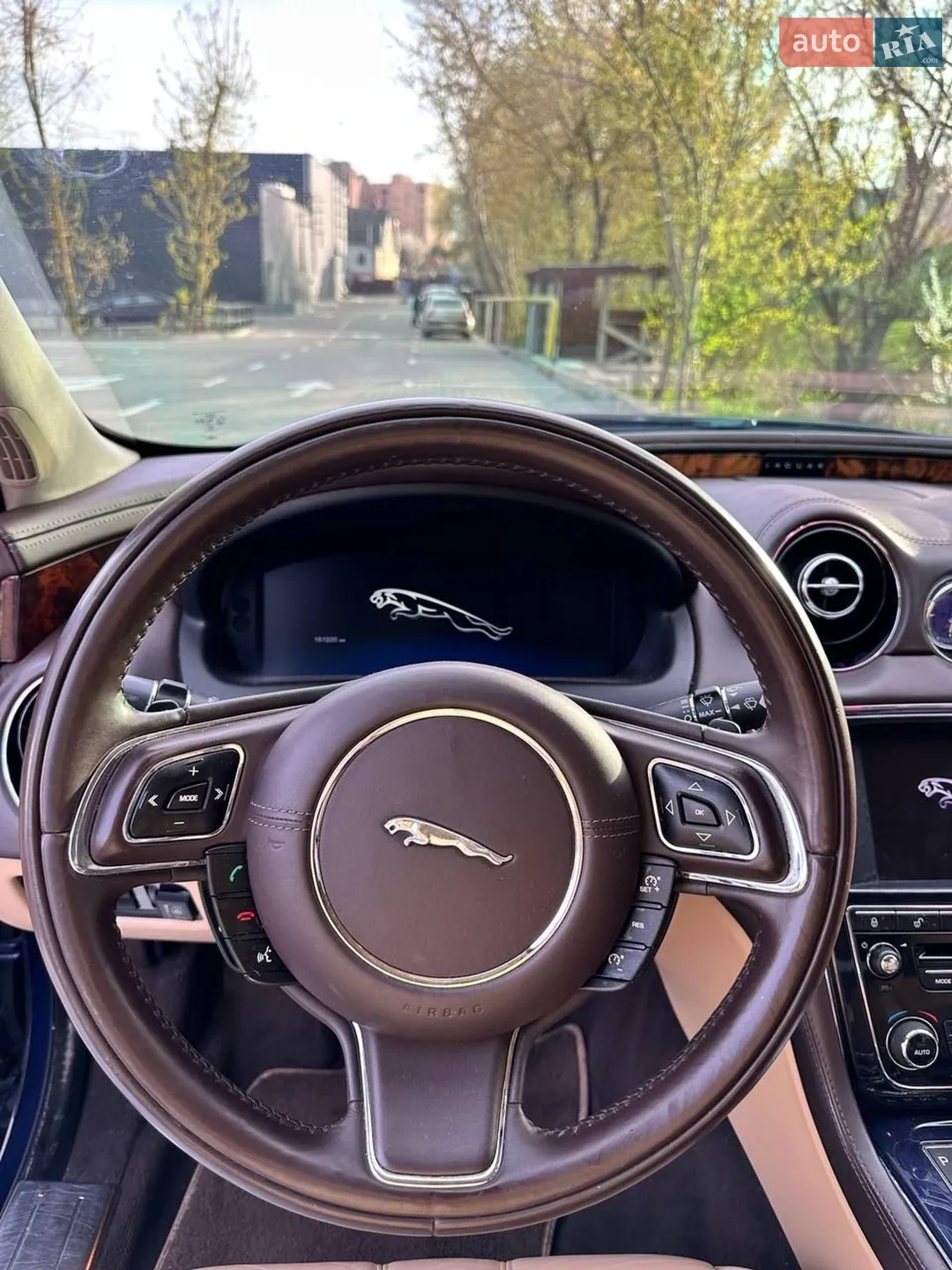 2013 Jaguar XJ - мініатюра 13