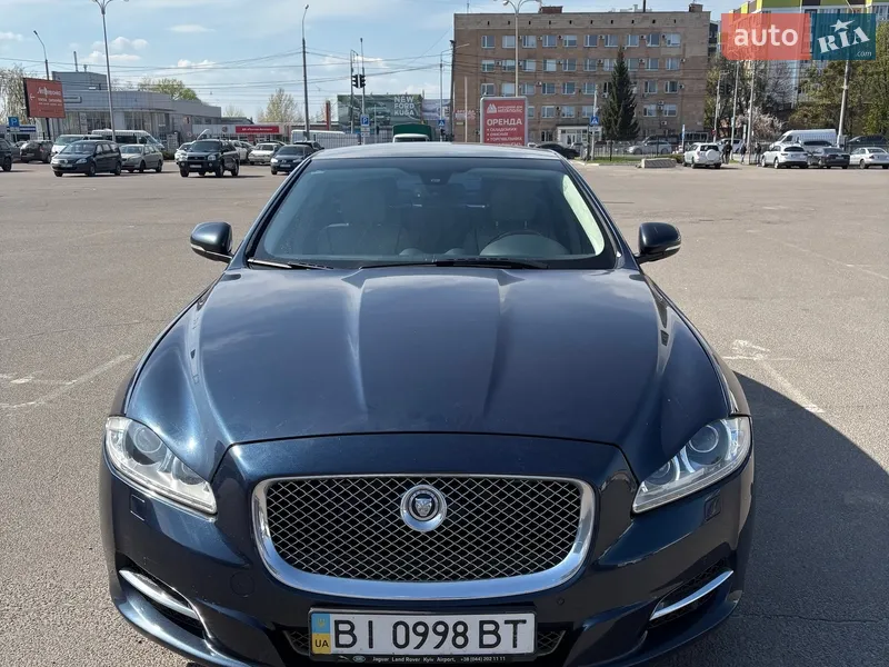 Jaguar XJ