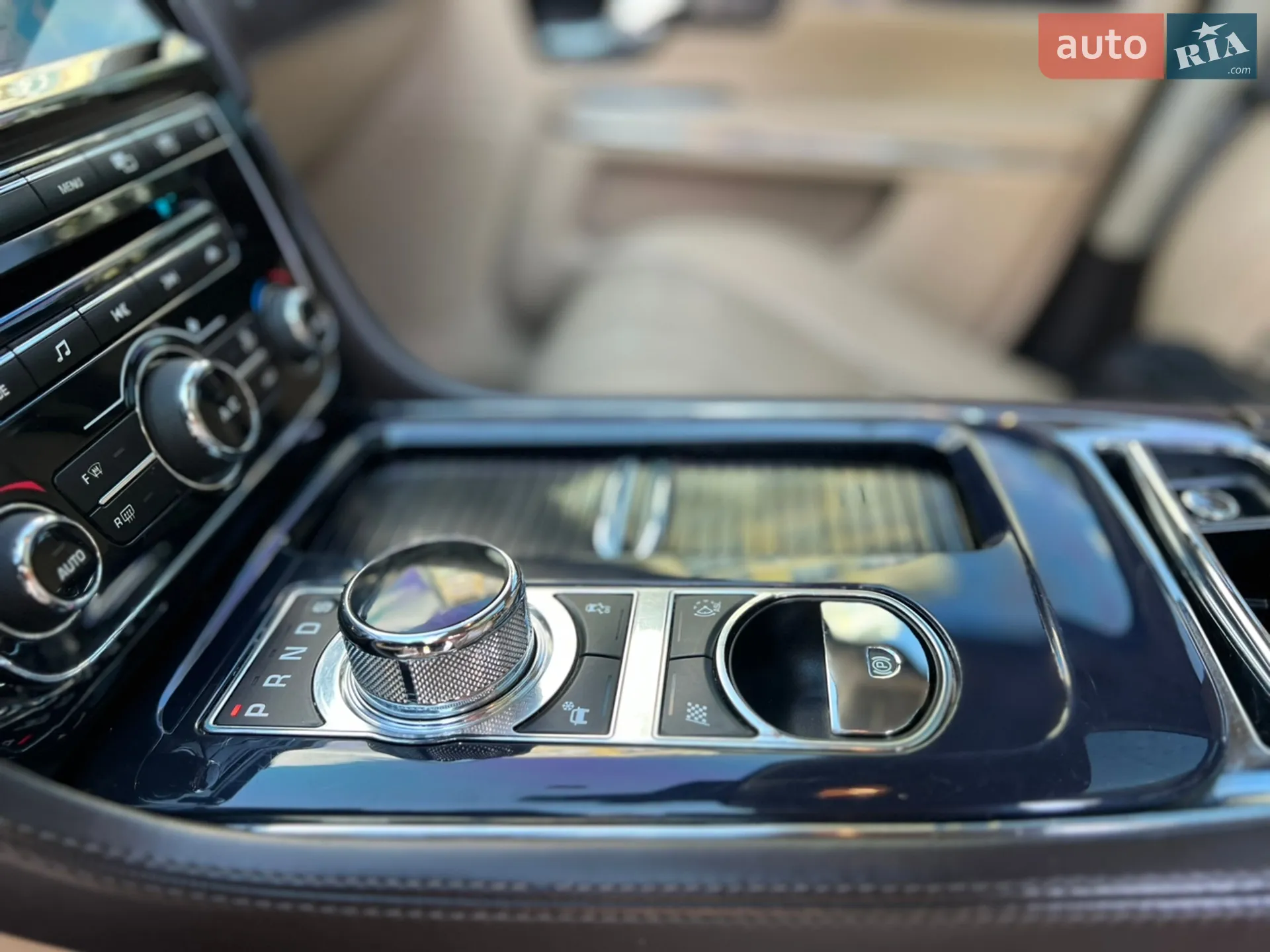 2010 Jaguar XJ - мініатюра 35