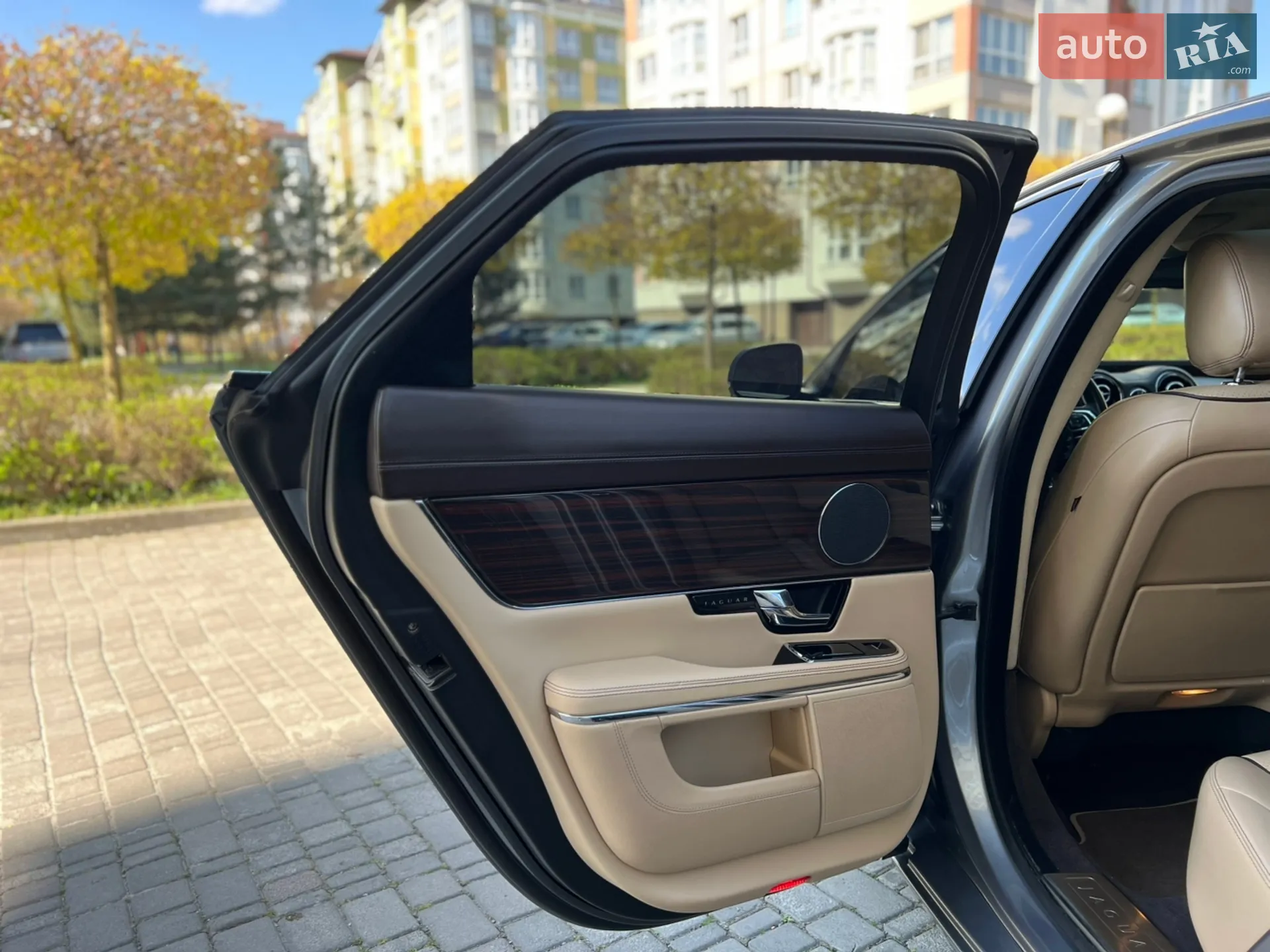 2010 Jaguar XJ - мініатюра 47